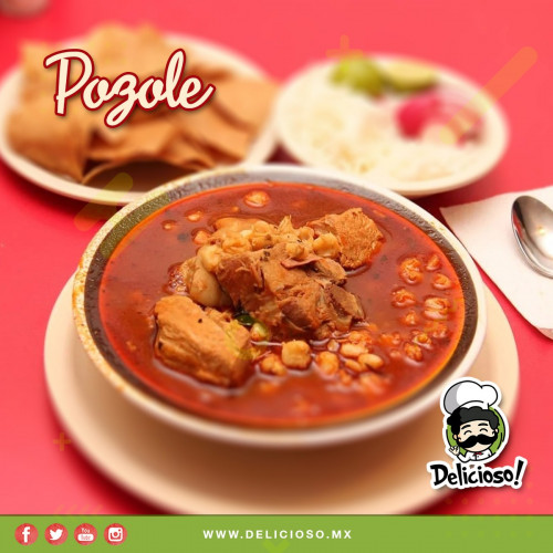 Pozole Rojo de Puerco con Granos de Maíz