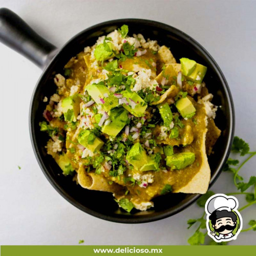 Chilaquiles Poblanos: Salsa de Crema y Chile Poblano