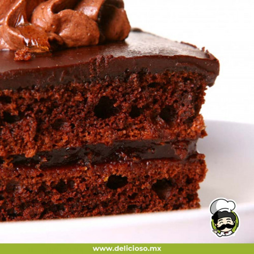 Pastel de Chocolate Clásico: Receta Húmeda