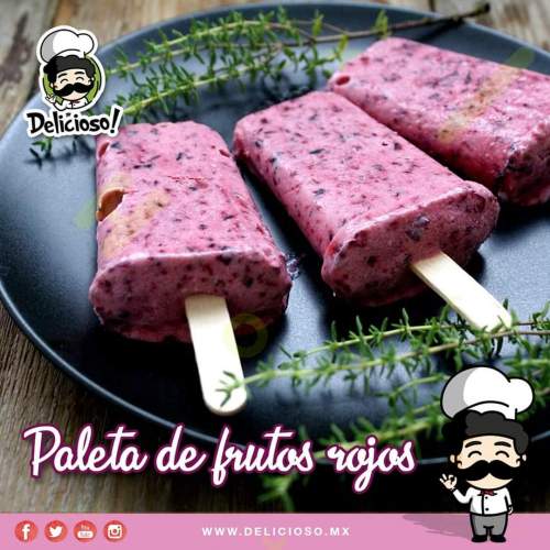 Paletas Heladas de Frutos Rojos y Yogur