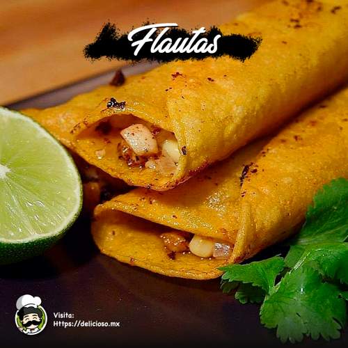 Flautas de Pollo Doraditas y Crujientes (Paso a paso)